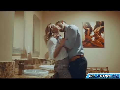 ❤️ Rehefa mamitaka anao ao amin'ny trano fidiovana ho an'ny besinimaro ny blonde be busty ❤️ Fomba vetaveta mafy aminay ️❤